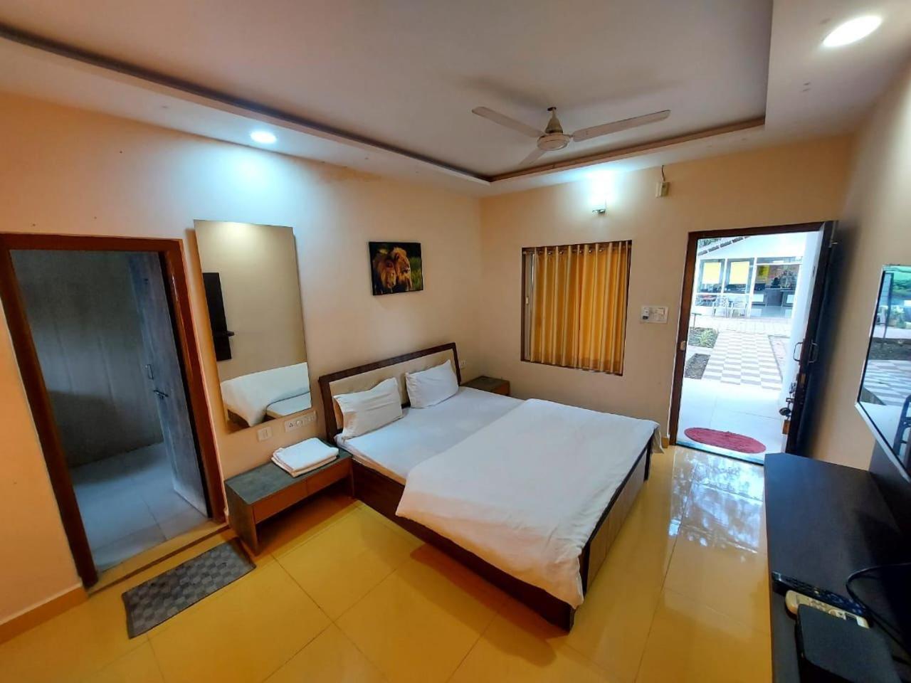 Gir Jungle Lodge Гирский лес Экстерьер фото