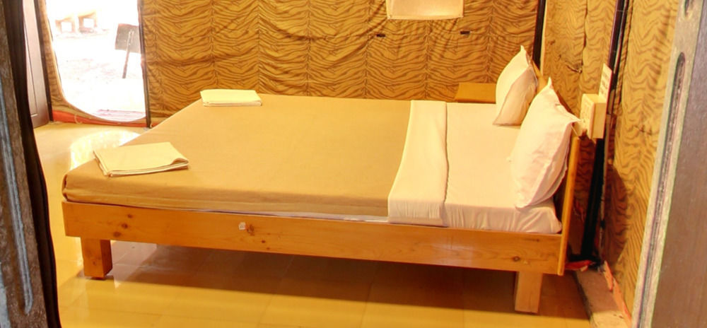 Gir Jungle Lodge Гирский лес Экстерьер фото