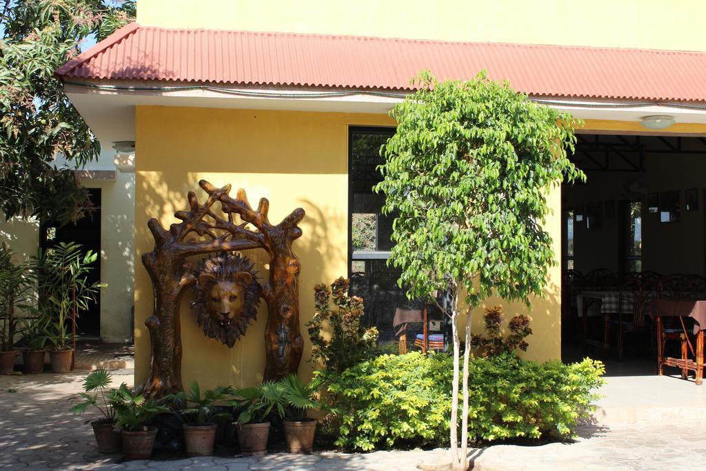 Gir Jungle Lodge Гирский лес Экстерьер фото